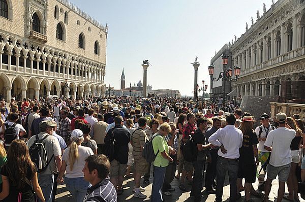overtourism in Venice - too many tourists