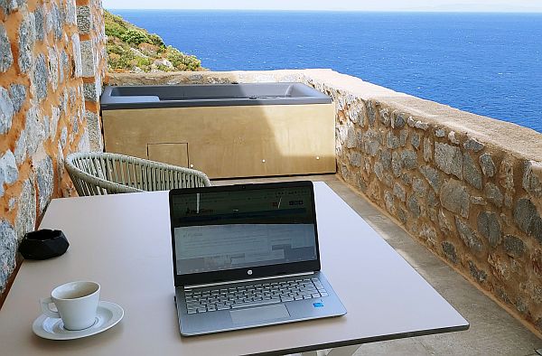travel long-term working abroad