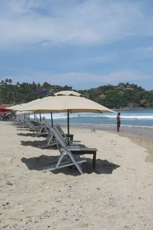 shoulder season travel at the beach