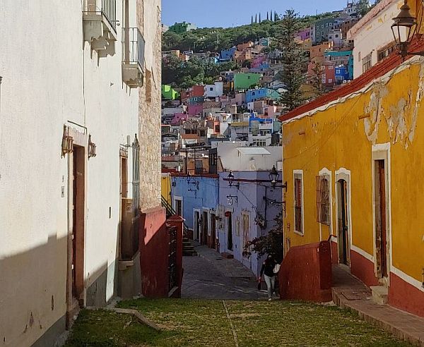 pedestrian street in Mexico