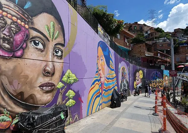 Medellin tour including Comun 13