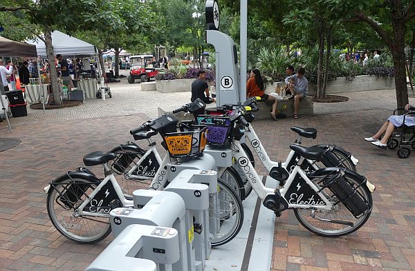 city bikes to borrow