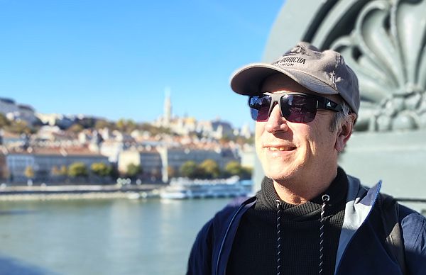 Tim Leffel on the Chain Bridge between Buda and Pest