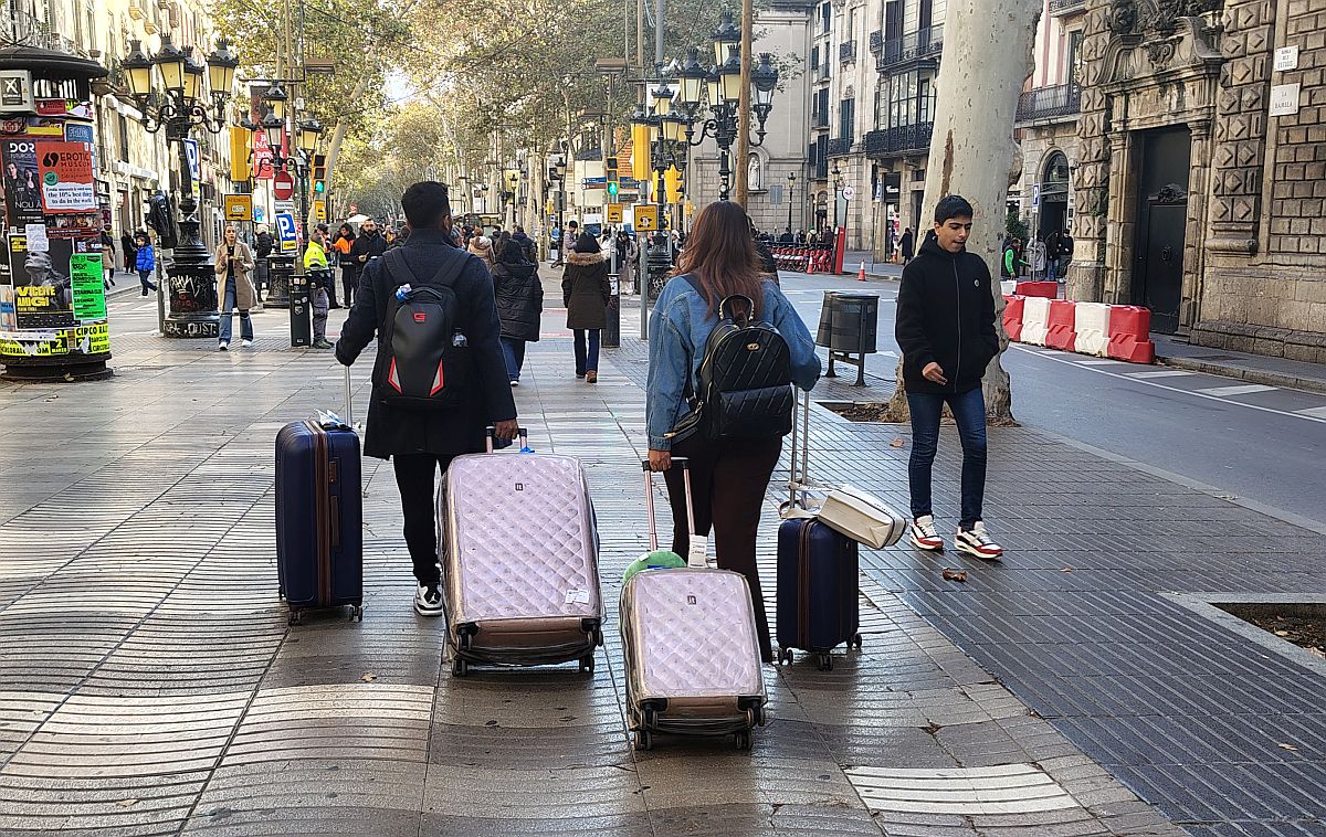 packable backpacks and daypacks for travelers