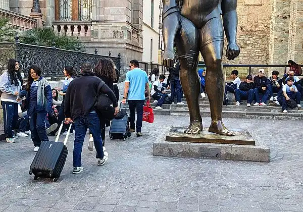 spinner suitcase uneven surfaces